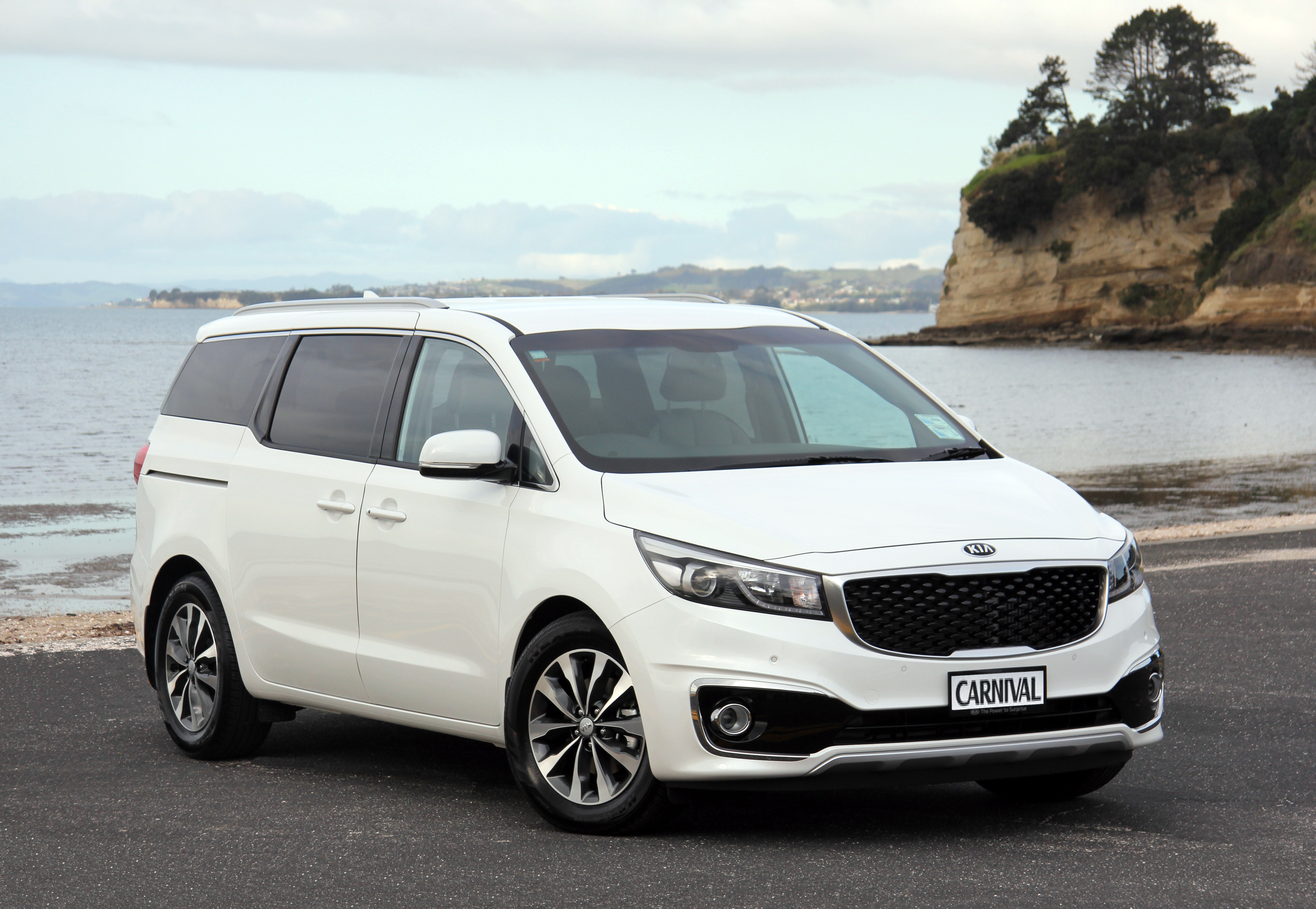 kia carnival iii